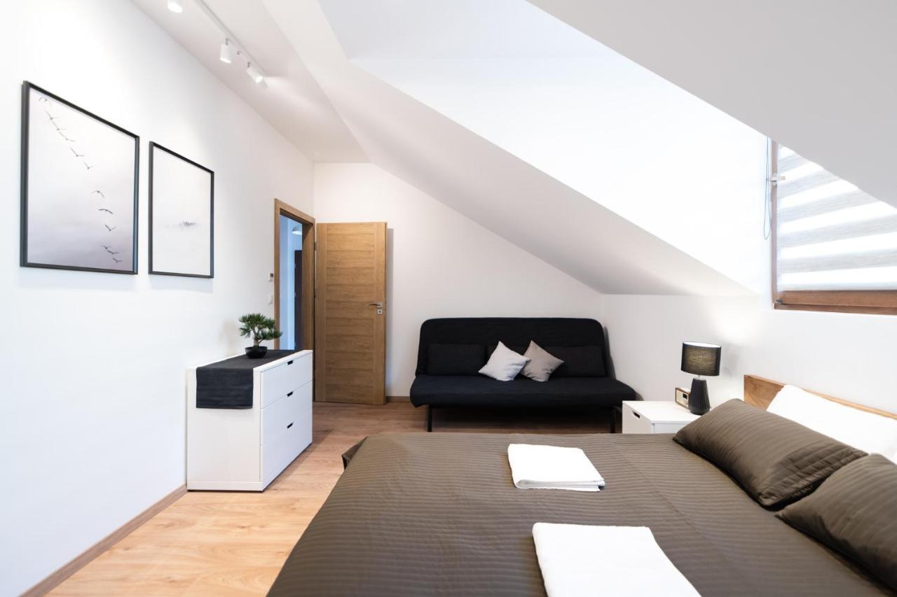 Neo Sky Apartment, Free Parking, 15 Min Walk Old Town&Kazimierz - By Homelike Krakow Exterior photo