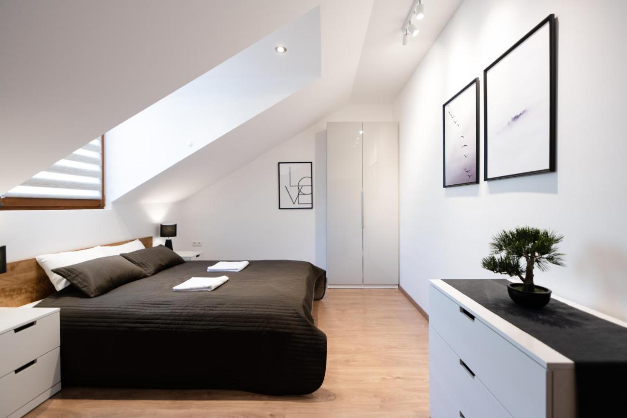 Neo Sky Apartment, Free Parking, 15 Min Walk Old Town&Kazimierz - By Homelike Krakow Exterior photo