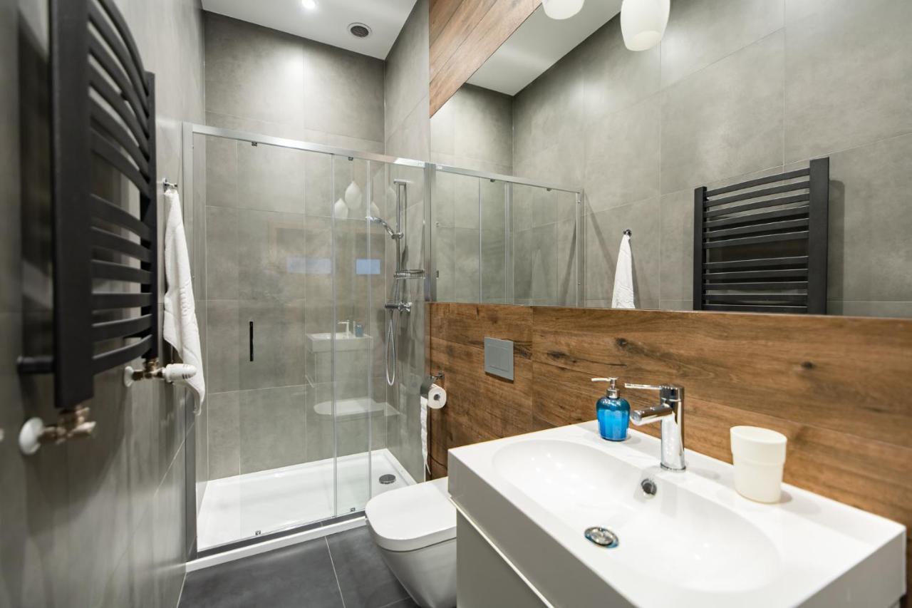 Neo Sky Apartment, Free Parking, 15 Min Walk Old Town&Kazimierz - By Homelike Krakow Exterior photo
